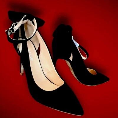 NEW size 8. Black Pumps High Heels with Bow Tie Decor. NEW Never Worn. Perfect - Image 1 of 4