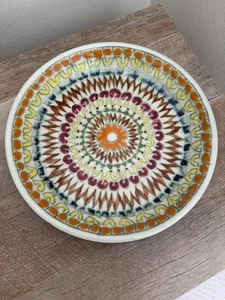 Plato decorativo de pastel de cerámica de estudio pintado a mano flor naranja firmado  - Imagen 1 de 12