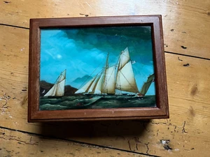 Lovely mahogany trinket box or jewellery Box with hand painted top - yachts - Picture 1 of 7