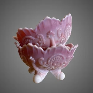Pair of vintage antique swirled slag Inverted Fan & Feather glass berry bowls - Picture 1 of 14