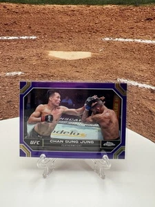 2024 Topps Chrome UFC Viola Rifrattore #41 Chan Sung Jung - Foto 1 di 2