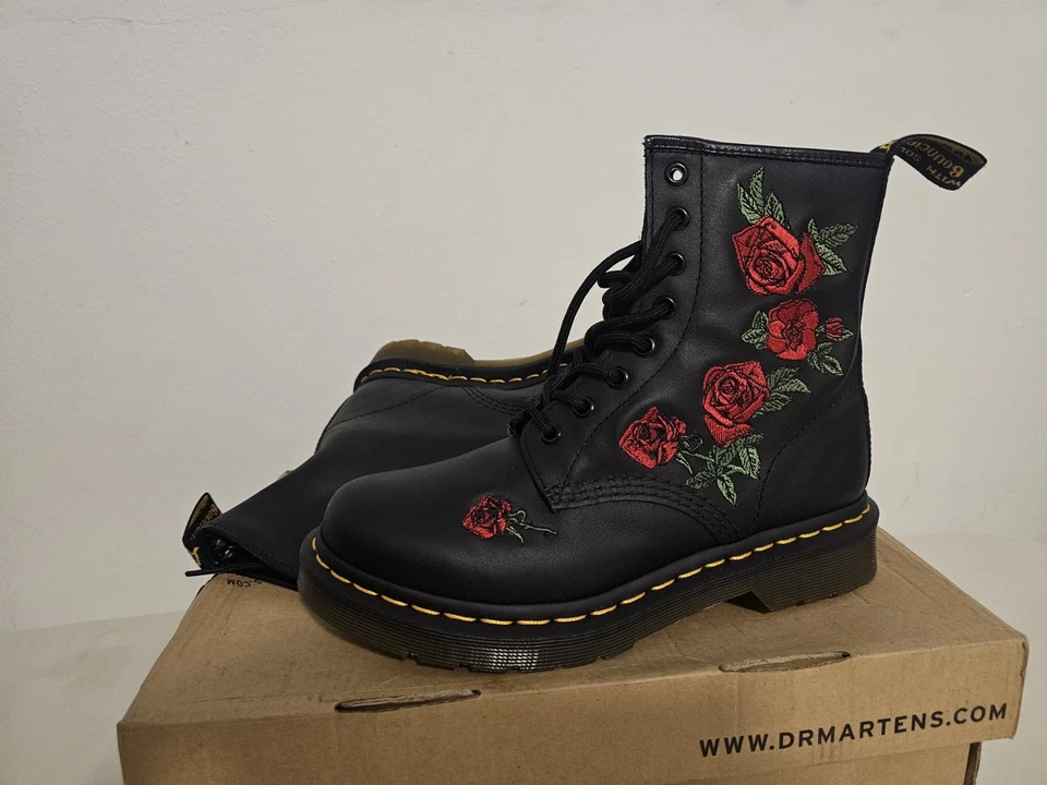 Dr Doc Martens 1460 Glitter J Patent Black Glitter Boots Women’s 5 US Men 4