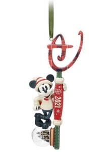 Disney Store Mickey Mouse Holiday Lodge datiert Schlüssel Weihnachten hängender Ornament NEU - Bild 1 von 2