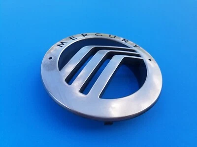 02 03 04 05 REJILLA DELANTERA MERCURIO MONTAÑERO EMBLEMA LOGOTIPO INSIGNIA SÍMBOLO FABRICANTE DE EQUIPOS ORIGINALES (2005) Foto 1 de 4