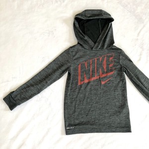 nike long sleeve hooded shirt