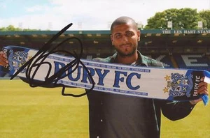 BURY: LEON CLARKE SIGNED 6x4 PORTRAIT PHOTO+COA - Imagen 1 de 1