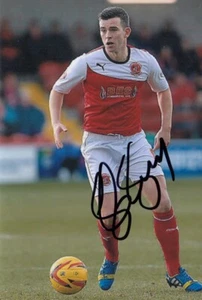 Foto autógrafa de fútbol americano firmada a mano de Steven Schumacher Fleetwood Town 6x4 3 - Imagen 1 de 1