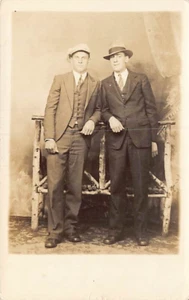 AK: RPPC Zwei unbekannte Männer, 1900er Jahre - Bild 1 von 2