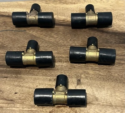Pack Of (5) 3/4 In. X 3/4 In. X 1/2 In. Brass PEX-A Barb Reducing Tee Fitting - Image 1 of 4