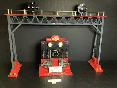 + Lionel Classics 6-51900 Standard 4400N Signal Bridge & 4400C Control Panel LN - Image 1 of 4