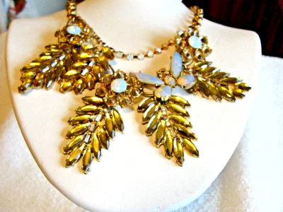 Betsey Johnson Vintage HTF Rare Leaf Butterfly School Of Dance Necklace NOS/NWT! - Image 1 of 4