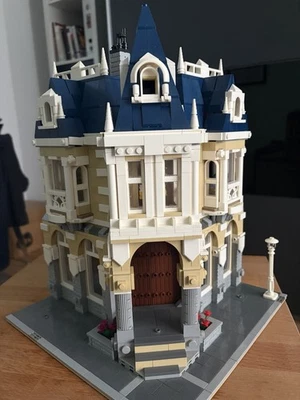 Disney Schloss Alternative MOC aus Klemmbausteinen und Lego - Modular Building - Bild 1 von 4