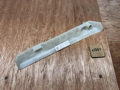 2019-2021 MERCEDES-BENZ SPRINTER 2500 RIGHT RETAINING STRIP OEM A 907 692 27 02 - Image 1 of 3