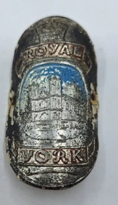 Vintage Royal Cork Bicycle Head Badge w/ Cathedral - Foto 1 di 2