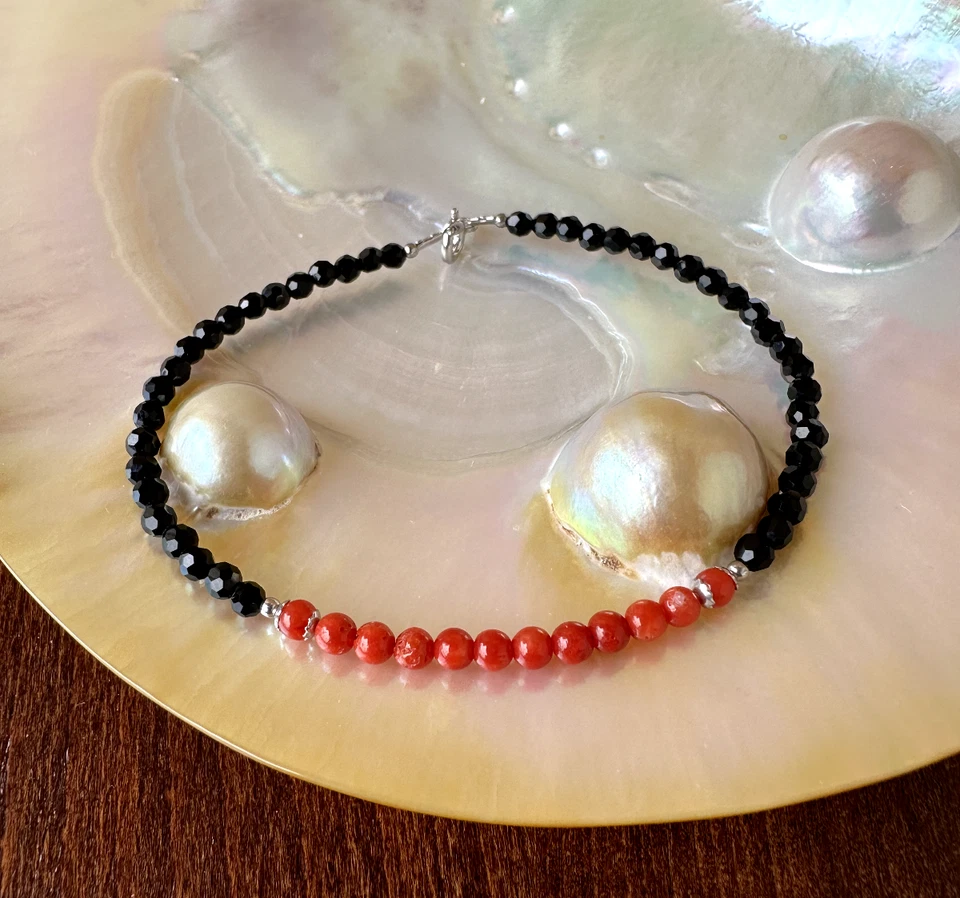 Bracciale in vero corallo rosso naturale del mediterraneo, onice e argento 925 - Immagine 1 di 4