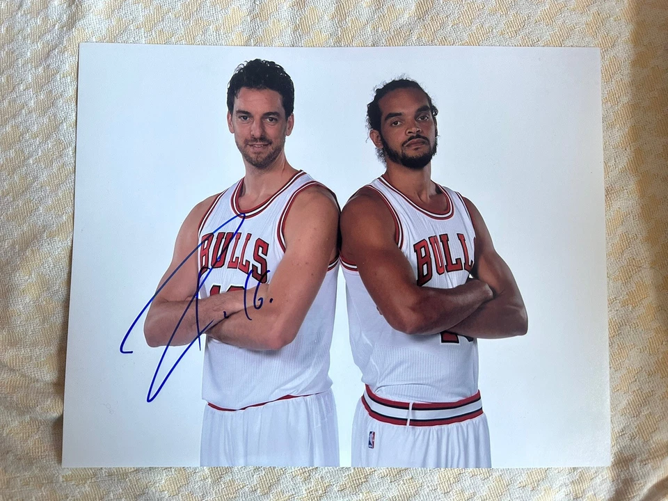 Pau Gasol Firmado 11 X 14 Chicago Bulls Lakers Hof Legend Champion Lakers Foto 1 de 1
