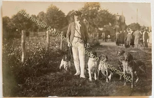 orig. Foto AK 800 Jahr Feier Neumünster Herr Kostüm Jagd Hunde Jäger Kostüm 1925 - Bild 1 von 2