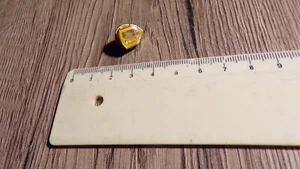 Insigne Scout Métal - Lance - Jaune - A identifier - Foto 1 di 2