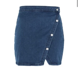 Neu mit Etikett Free People gekerbter Denim Knopf Wickel Minirock Größe 2 Clubhouse blau Boho - Bild 1 von 12
