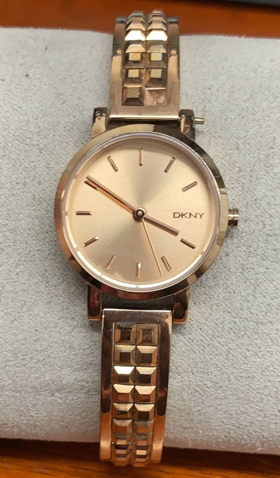 Relógio feminino DKNY NY2279 Soho mostrador ouro rosa folheado a ouro rosa aço inoxidável - Imagem 1 de 1
