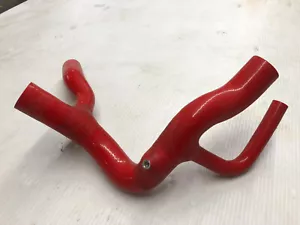 Land Rover Defender TD5 Upgraded Red Radiator Coolant Top Hose PEH101080 - Picture 1 of 4