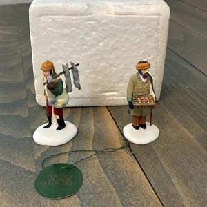 Dept 56 Dickens "Village Street Peddlers" Set di 2 - 5804-1 - Ritirato 1994 (XM3) - Foto 1 di 10