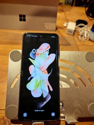 SAMSUNG GALAXY Z FLIP4 128/256/512GB UNLOCKED SMARTPHONE - GOOD CONDITION - Image 1 of 4