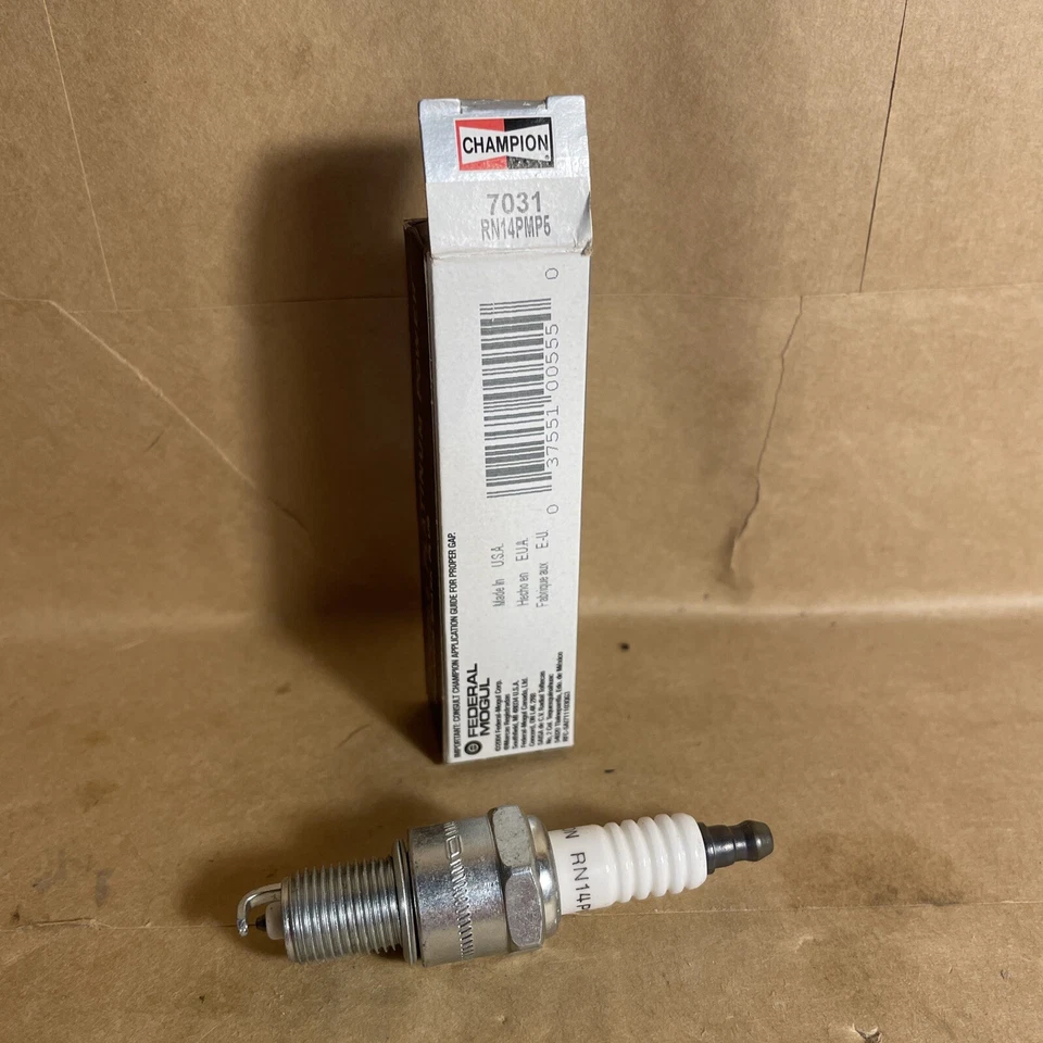 Spark Plug Champion Spark Plug 7031 (G-2-01-05) — 第 1/4 张图片