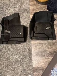 Cadillac Escalade 2015-2020 revestimiento de piso 84203727 negro azabache fabricante de equipos originales GM - Imagen 1 de 5