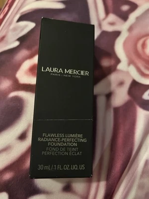 LAURA MERCIER ~ FLAWLESS LUMIERE RADIANCE PERFECTING Foundation 2W2 BUTTERSCOTCH - Image 1 of 4