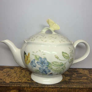 Tetera Lenox Amarilla Mariposa Prado Louise De Luyer Flores Azules Nueva 46OZ - Imagen 1 de 7