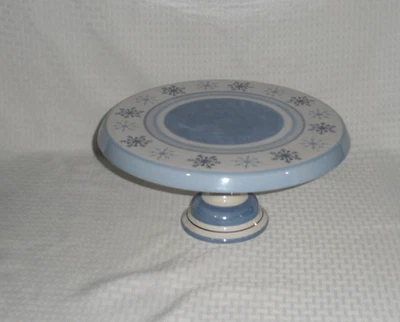 Plato de pastel con patas azul blanco copo de nieve St. Nicholas Square WINTER FROST 13" Foto 1 de 4