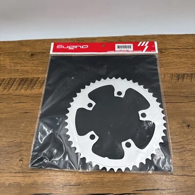 Plato exterior Sugino 46t x 110 mm 5 pernos montaña plata anodizada Foto 1 de 3