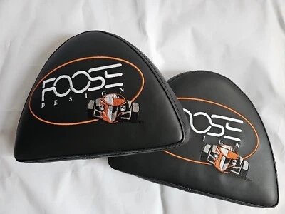 Juego FOOSE Design Plymouth / Chrysler Prowler reposacabezas almohadilla inserciones logotipo Foto 1 de 4
