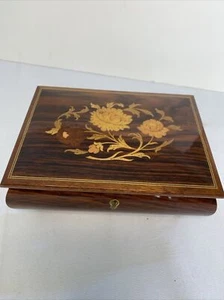 SORRENTO Italy Wood Inlay Music Box 7 X 5” “Come Back To Sorrento” - Picture 1 of 12
