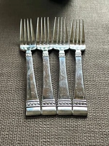 4 Dinner Forks Oneida CADENCE 18/10 Stainless Indonesia 8 " - Picture 1 of 8