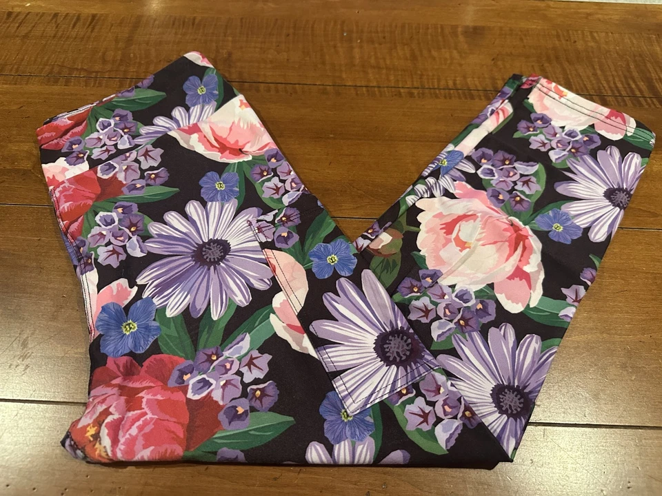 Leggings capri suaves con mantequilla para damas - púrpura y rosa floral - talla única Foto 1 de 1