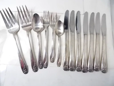 1847 Rogers Silverplate Flatware DAFFODIL Pattern 13 Pieces - Image 1 of 4