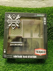 Greenlight 57013 Mechanic's Corner Series 1 Vintage Tankstelle Texaco Öl 1:64 - Bild 1 von 5