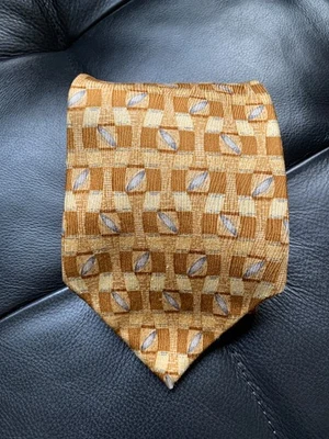 Corbata de seda Jones New York patrón geométrico amarillo 4"x58,5" ancho EE. UU. Foto 1 de 4