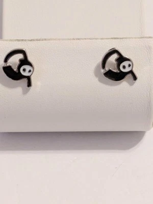 Aretes pequeños Parca. Tono plateado con incrustación de esmalte 1/2". Halloween.  Foto 1 de 4