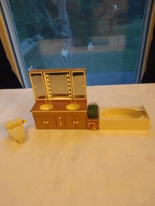 Set bagno vintage MCM casa delle bambole, vasca, WC, doppio lavandino/specchi isola/piante - Foto 1 di 24