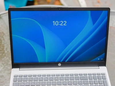 HP Laptop 15,6″ FHD Ryzen 5 7520U • 16 GB DDR5 • 512 GB SSD • Wie Neu - Bild 1 von 4