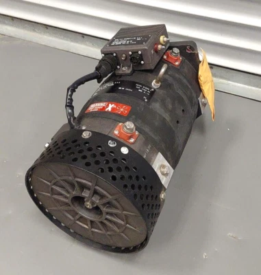 Military Alternator/Generator, C E Niehoff and Co, 28V 570A Part# 3846374 - Image 1 of 4