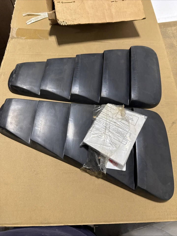 Persianas de ventana lateral trasera Street Scene 950-70749 derecha e izquierda para Ford Mustang Foto 1 de 4