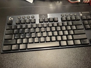 Logitech G915 TKL Wireless Gaming Mechanical Keyboard Red Linear Switches - Good - Picture 1 of 9
