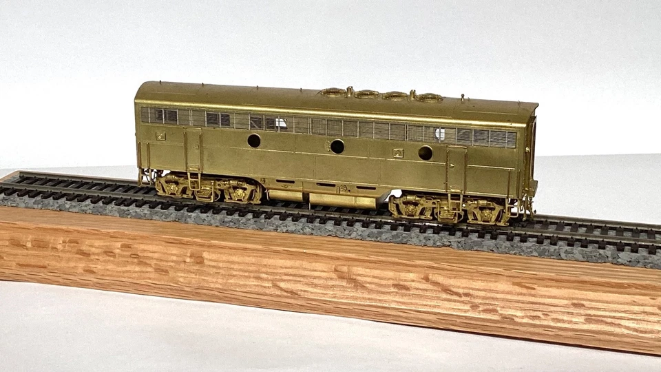 Overland Models HO Scale Brass EMD Chesapeake & Ohio F7B Diesel Locomotive - Image 1 of 4