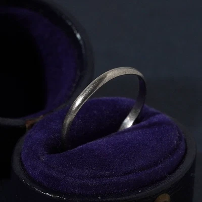 Antique Art Deco 18ct White Gold Thin Wedding Band Plain Stack Ring Size L / 5.5 - Image 1 of 4