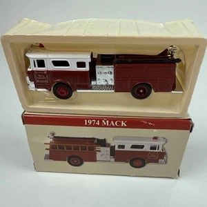 1974 Mack Firetruck Model Small - Bild 1 von 9