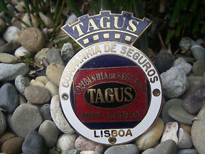 vintage portugues TARGUS COMPANHIA DE SEGUROS LISBOA Enamel Automobile Car Badge